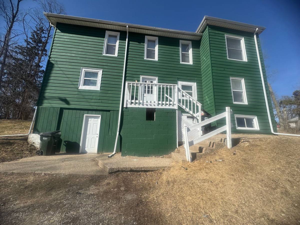 Apartment for rent at 524 Lincoln Court, Davenport, IA 52804