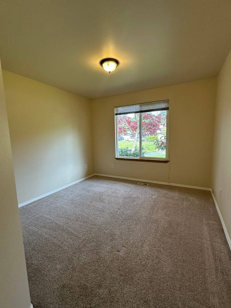 House for rent at 408 Saratoga St, Granite Falls, WA 98252