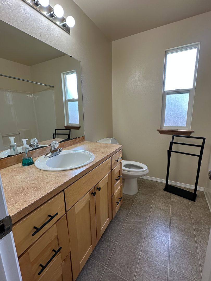 House for rent at 408 Saratoga St, Granite Falls, WA 98252