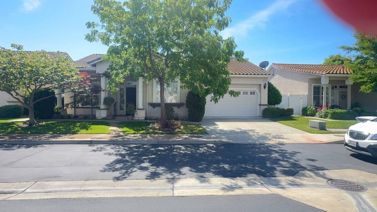 House for rent at 1349 Table Mountain Dr, Oakdale, CA 95361