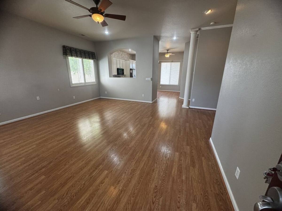 House for rent at 1349 Table Mountain Dr, Oakdale, CA 95361
