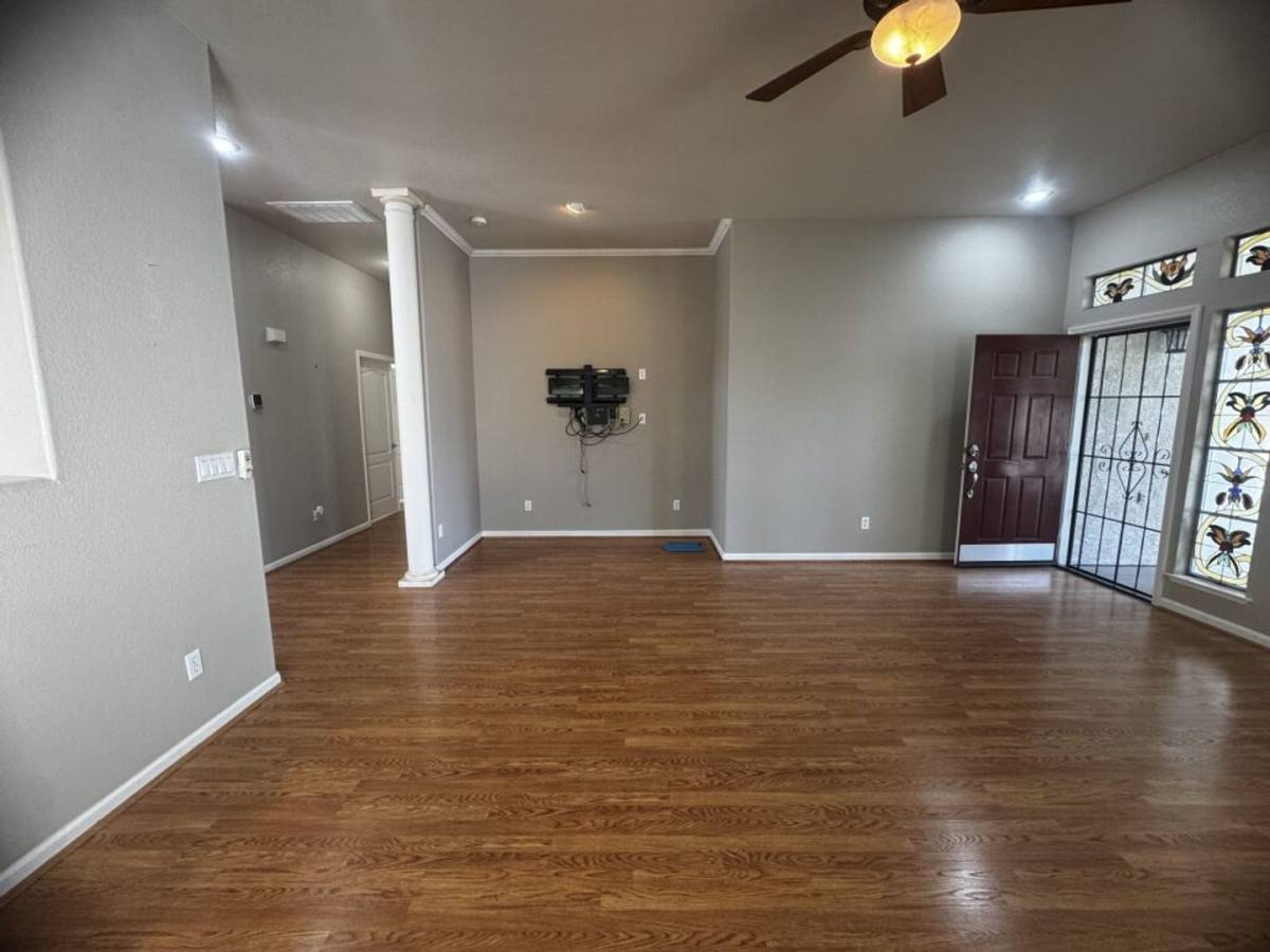 House for rent at 1349 Table Mountain Dr, Oakdale, CA 95361