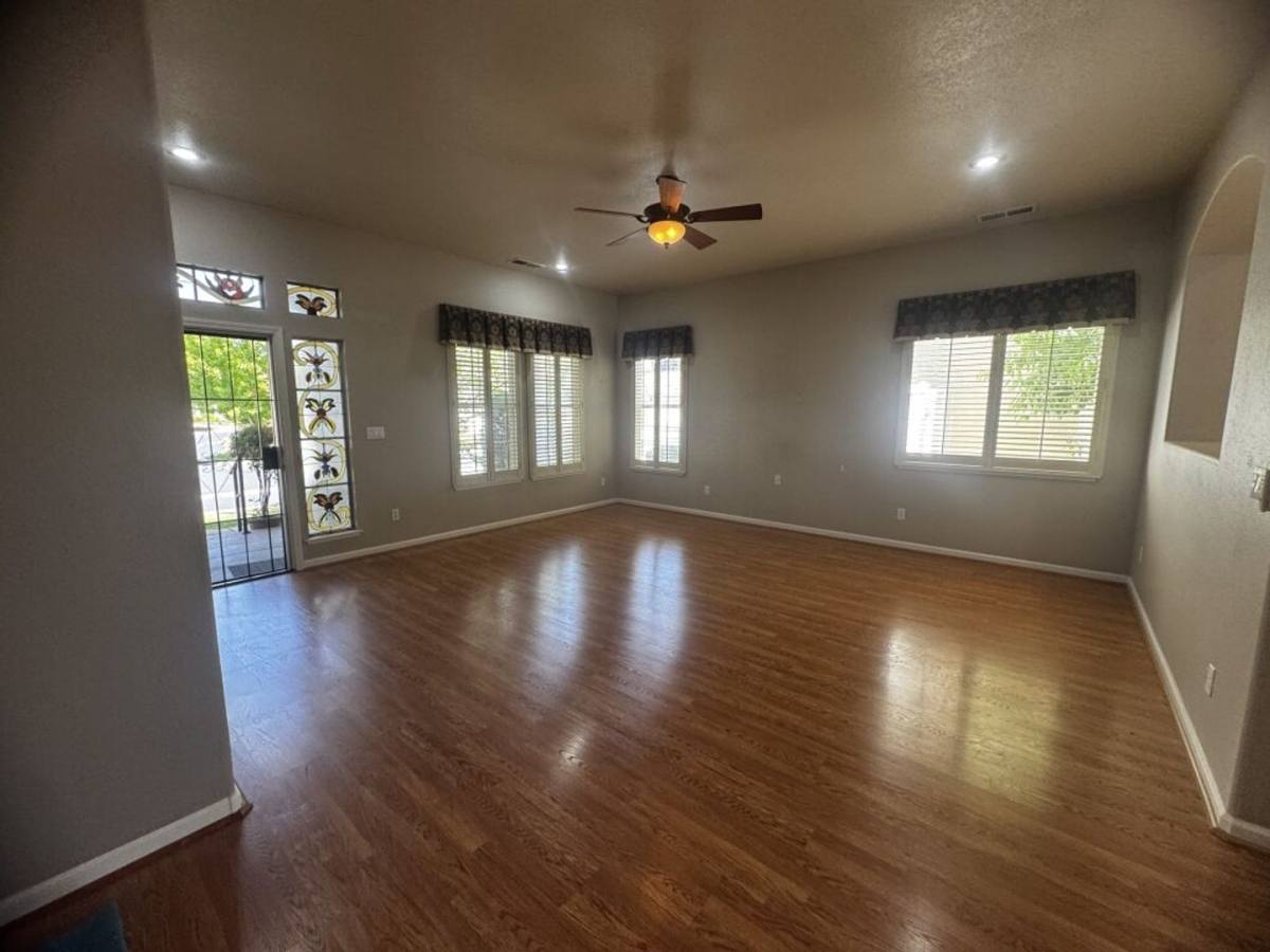 House for rent at 1349 Table Mountain Dr, Oakdale, CA 95361