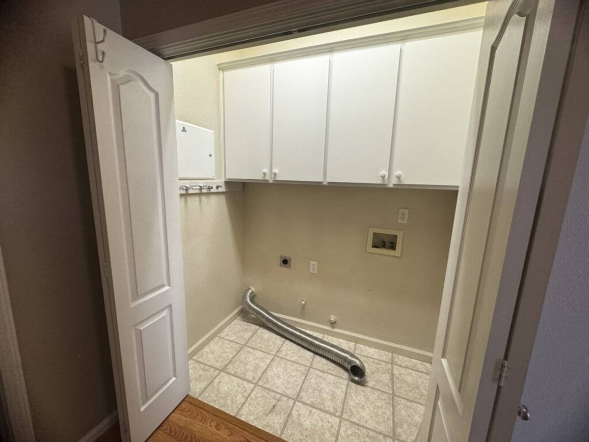House for rent at 1349 Table Mountain Dr, Oakdale, CA 95361