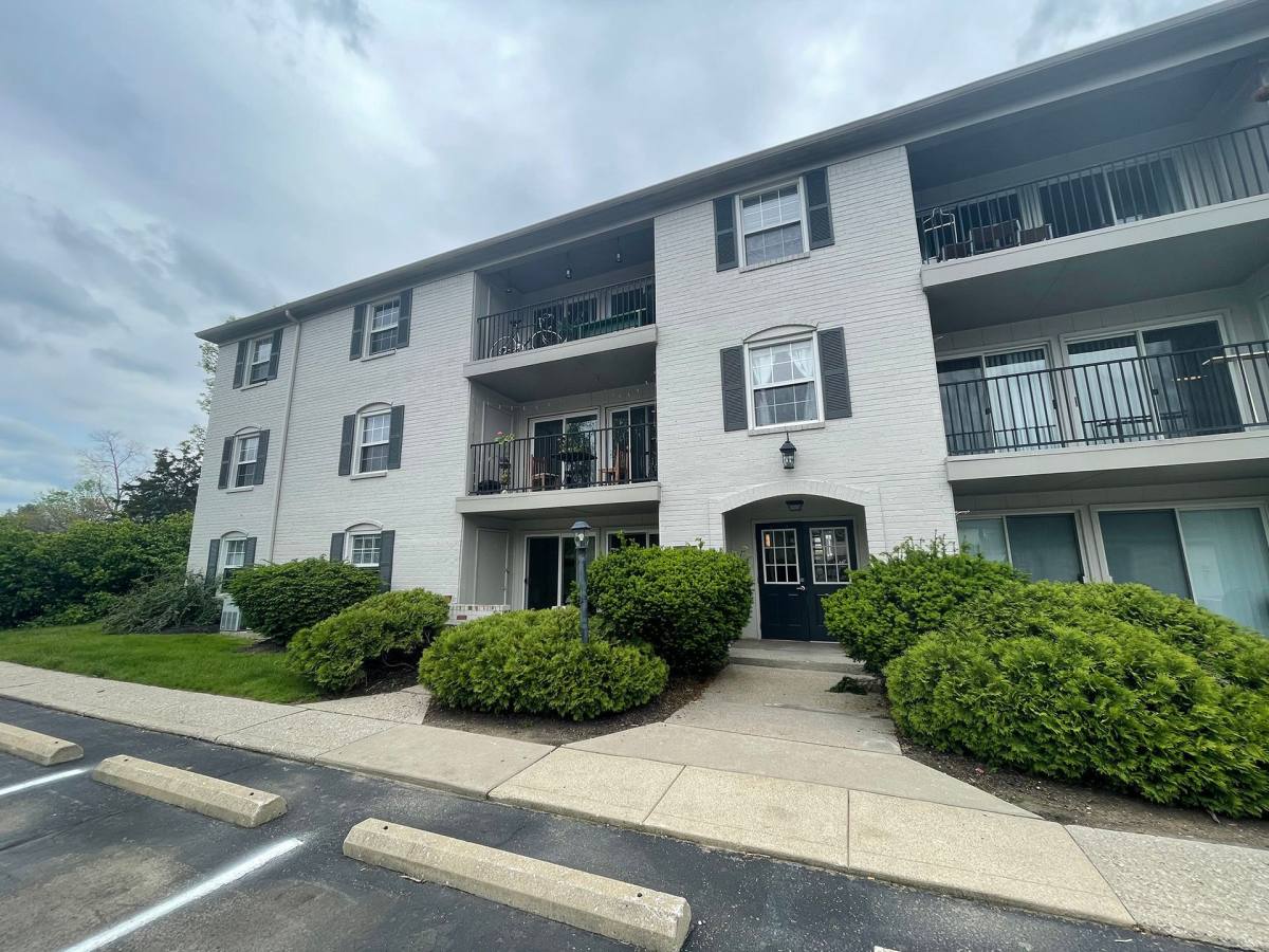 Apartment for rent at 110 Bryn Mawr Lane, Carmel, IN 46032