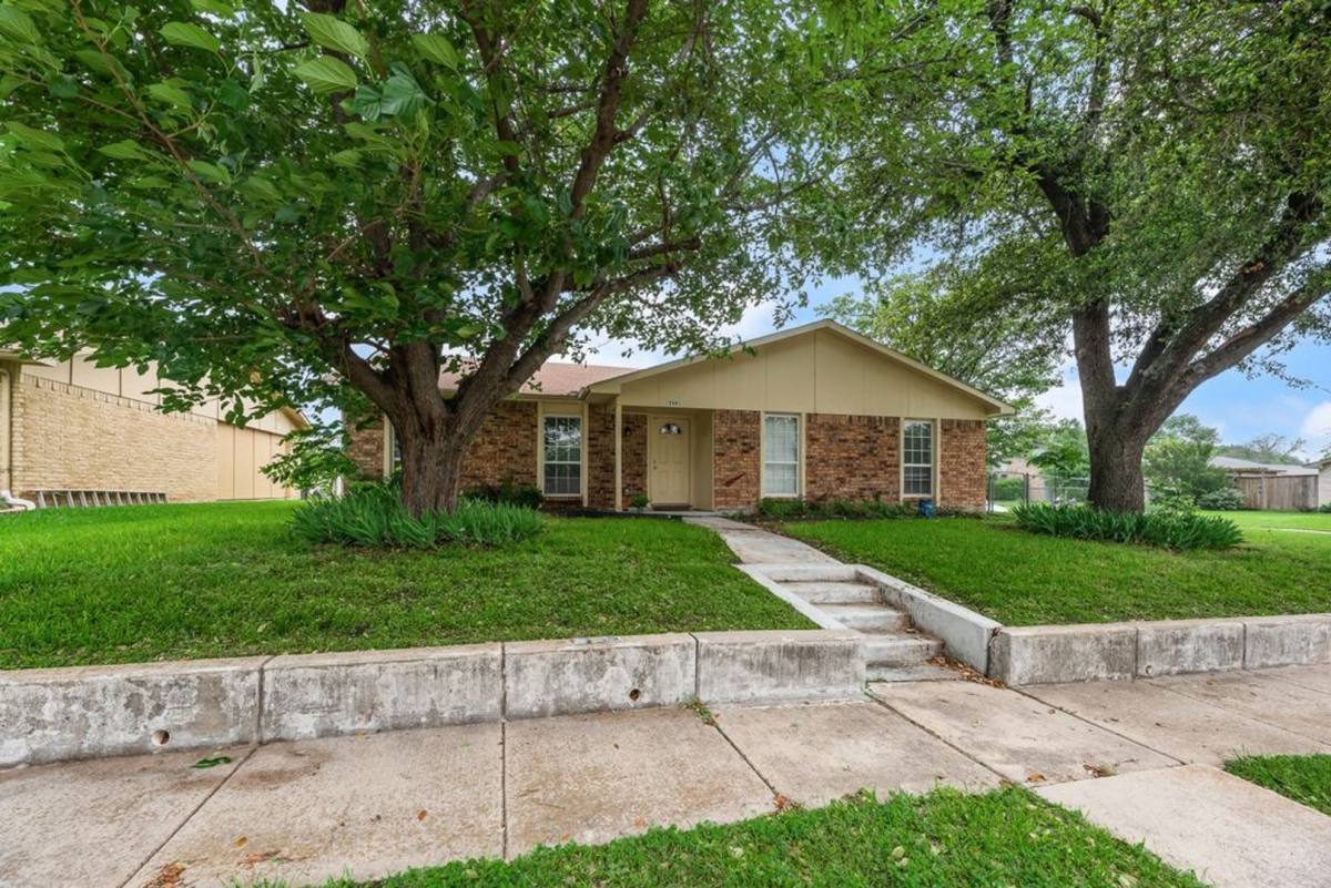 House for rent at 5801 Redwood Lane, Rowlett, TX 75089