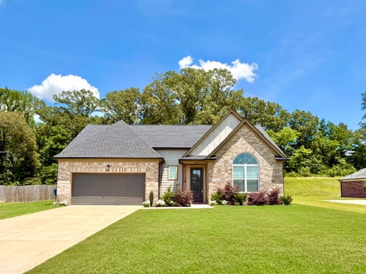 House for rent at 7782 Emeline Dr, Horn Lake, MS 38637