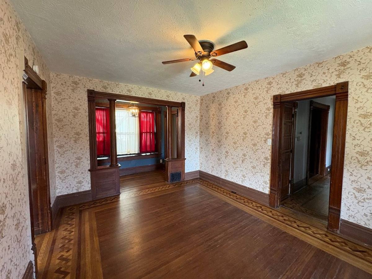 Apartment for rent at 532 Crosby St, Akron, OH 44302