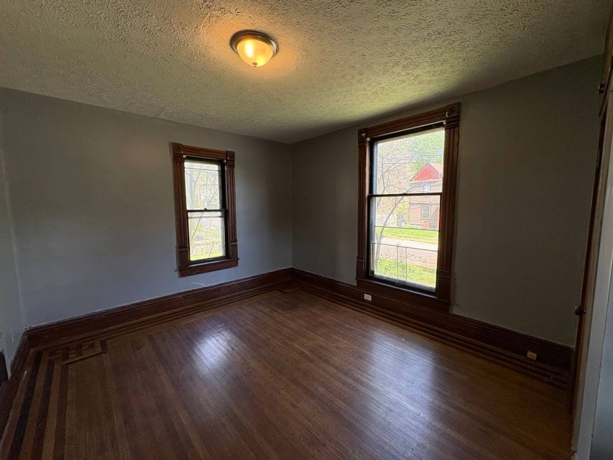 Apartment for rent at 532 Crosby St, Akron, OH 44302