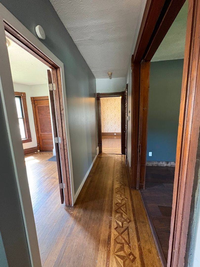 Apartment for rent at 532 Crosby St, Akron, OH 44302