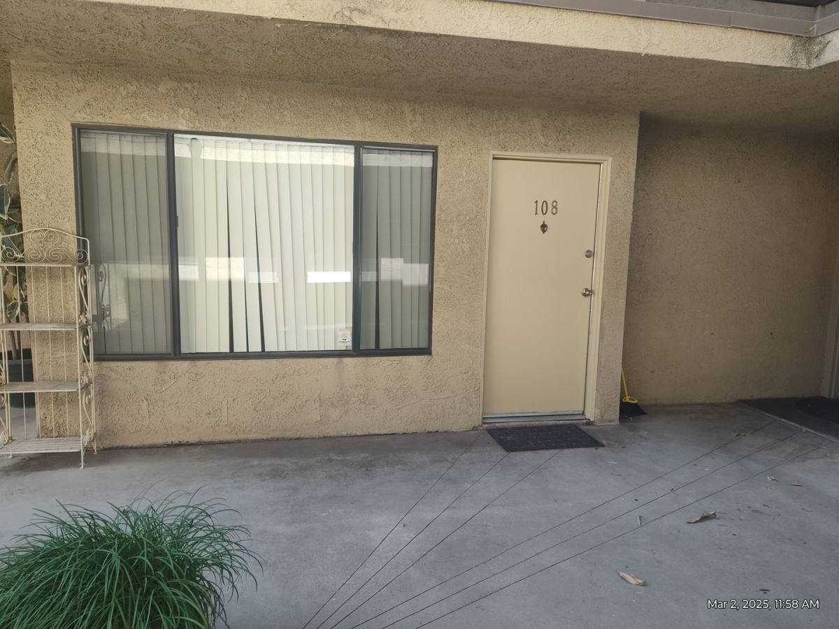 Apartment for rent at 23901 Los Rosas St, Canoga Park, CA 91304