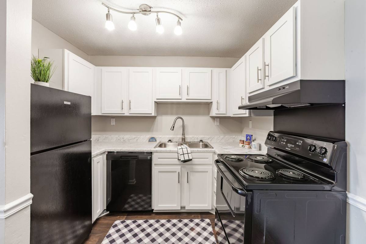Apartment for rent at 1585 Hollywood Dr, Jackson, TN 38305