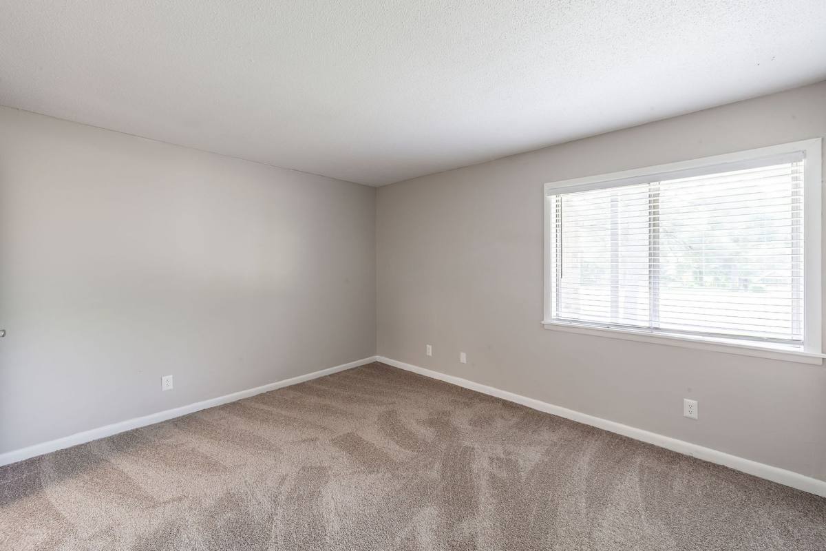 Apartment for rent at 1585 Hollywood Dr, Jackson, TN 38305