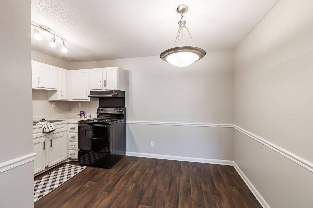 Apartment for rent at 1585 Hollywood Dr, Jackson, TN 38305