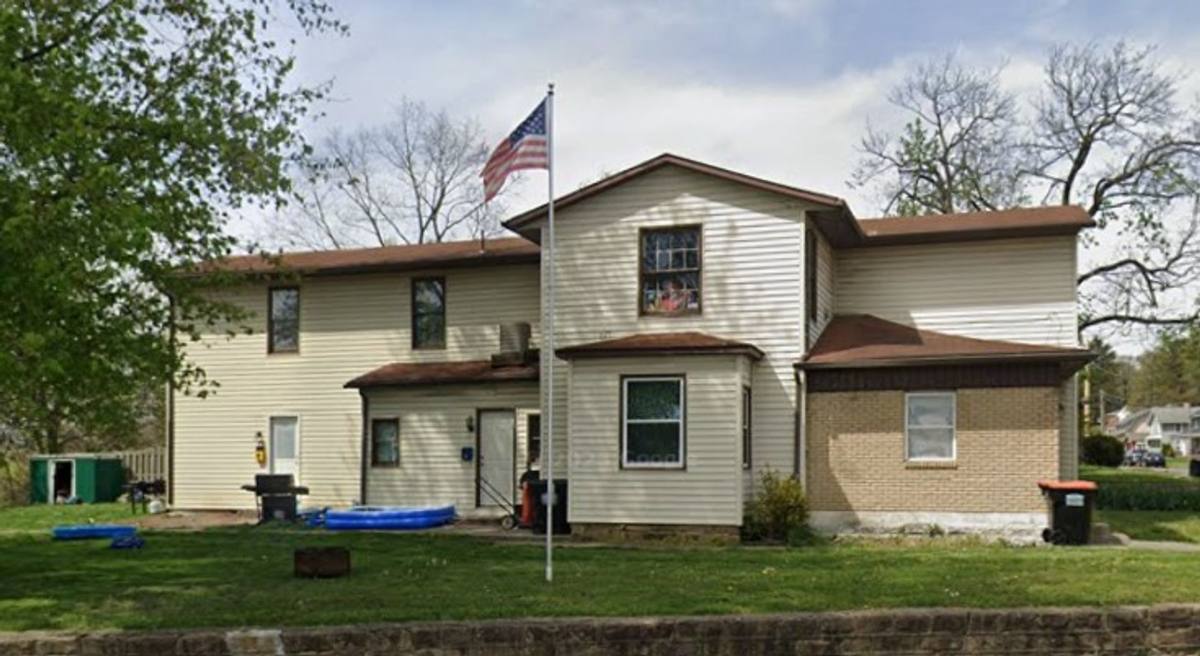 Apartment for rent at 91 N Buena Vista St #B, Newark, OH 43055