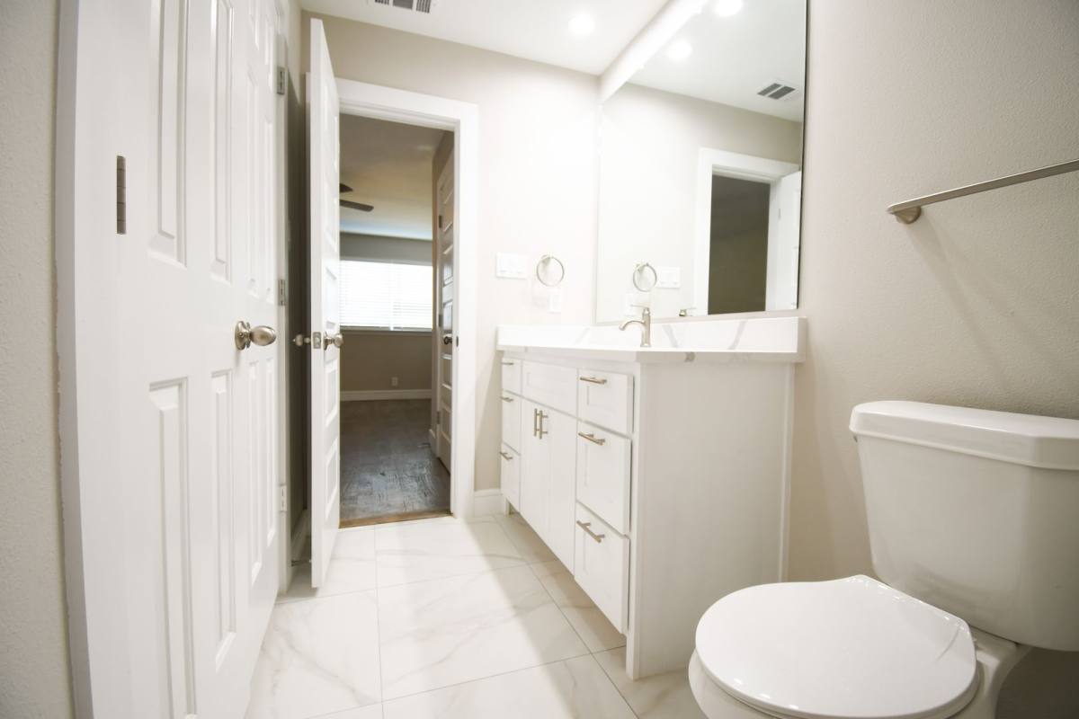 House for rent at 1422 Addington St, Irving, TX 75062