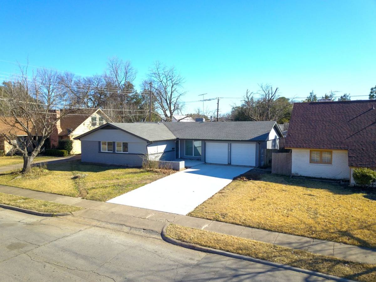House for rent at 1422 Addington St, Irving, TX 75062