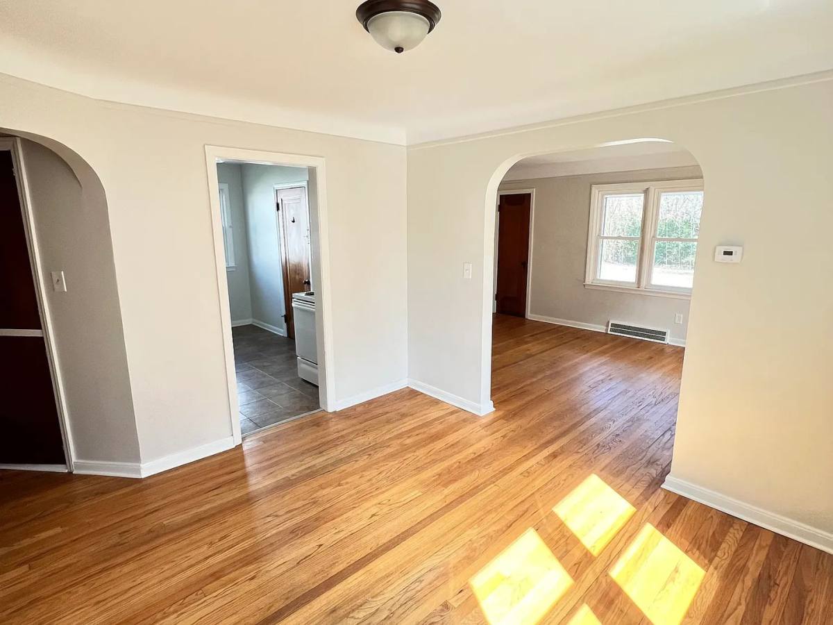 Apartment for rent at 424 4th St, Wyandotte, MI 48192