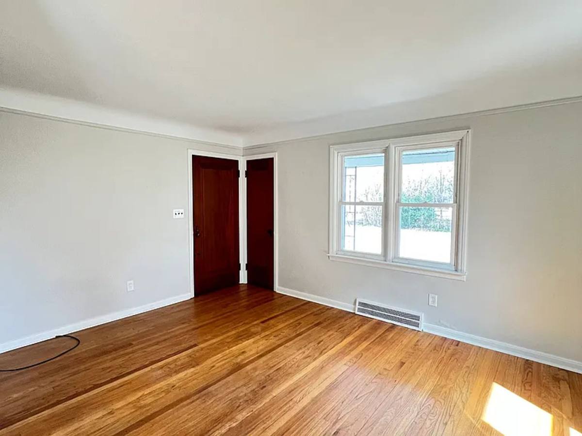 Apartment for rent at 424 4th St, Wyandotte, MI 48192