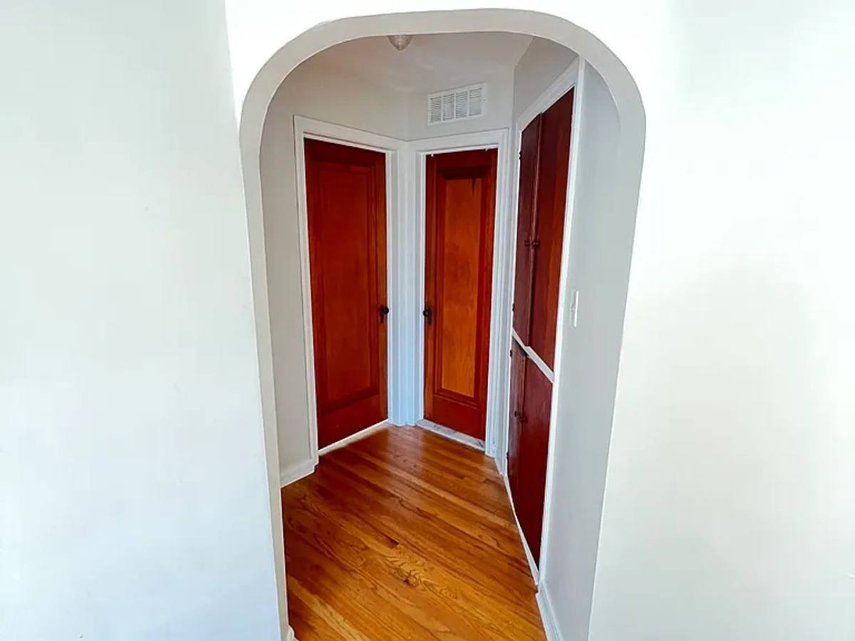 Apartment for rent at 424 4th St, Wyandotte, MI 48192