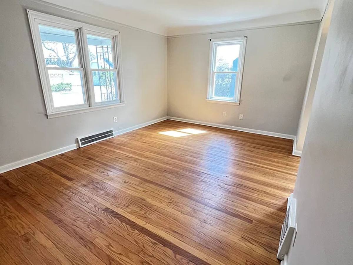 Apartment for rent at 424 4th St, Wyandotte, MI 48192