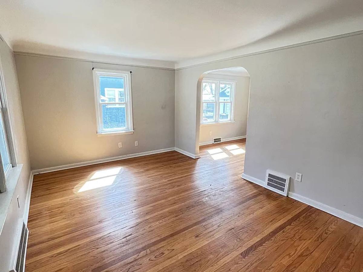 Apartment for rent at 424 4th St, Wyandotte, MI 48192