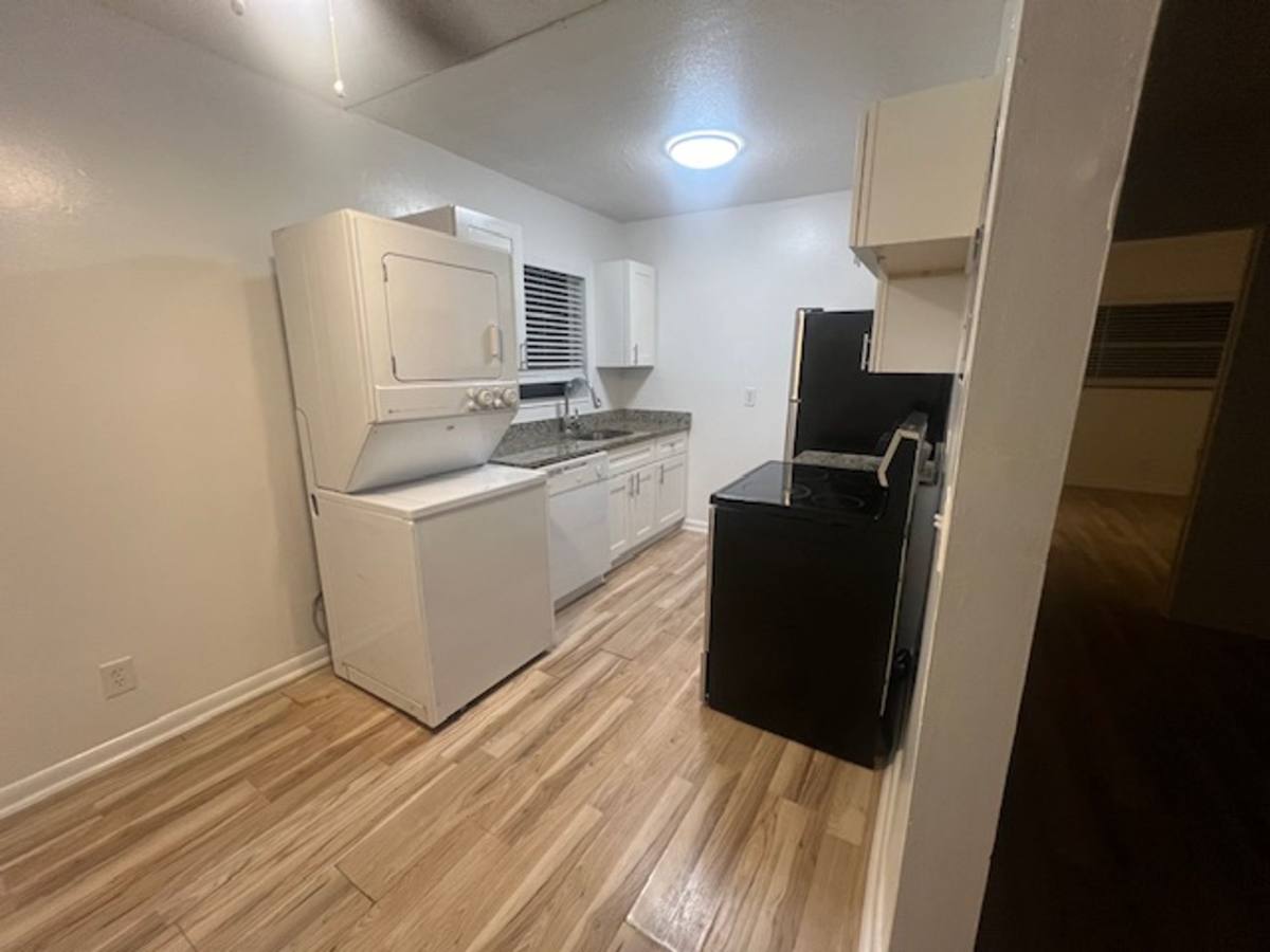 Apartment for rent at 401 S Lakeside Dr, Lake Worth Beach, FL 33460