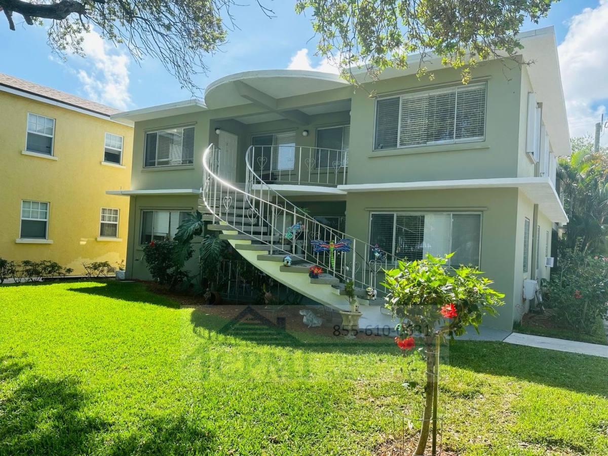 Apartment for rent at 401 S Lakeside Dr, Lake Worth Beach, FL 33460