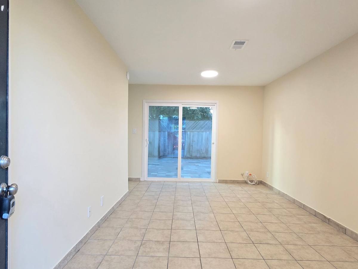 Apartment for rent at 1365 Stanwood Dr, San Jose, CA 95118