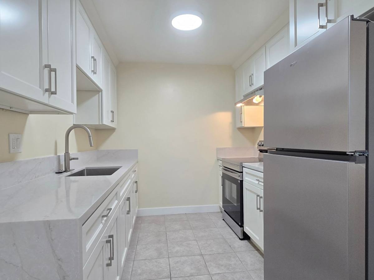 Apartment for rent at 1365 Stanwood Dr, San Jose, CA 95118