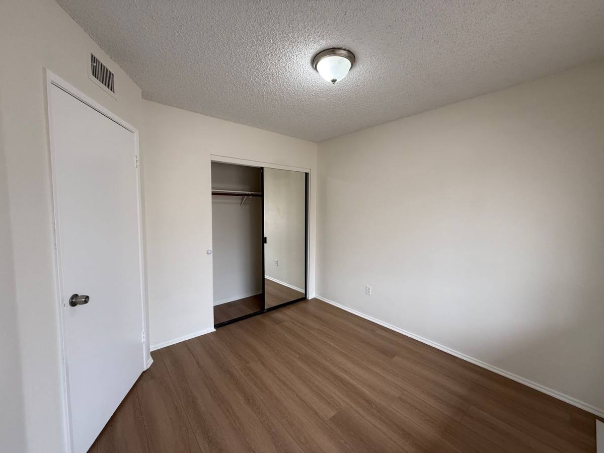 Apartment for rent at 541 Ivy St, Glendale, CA 91204