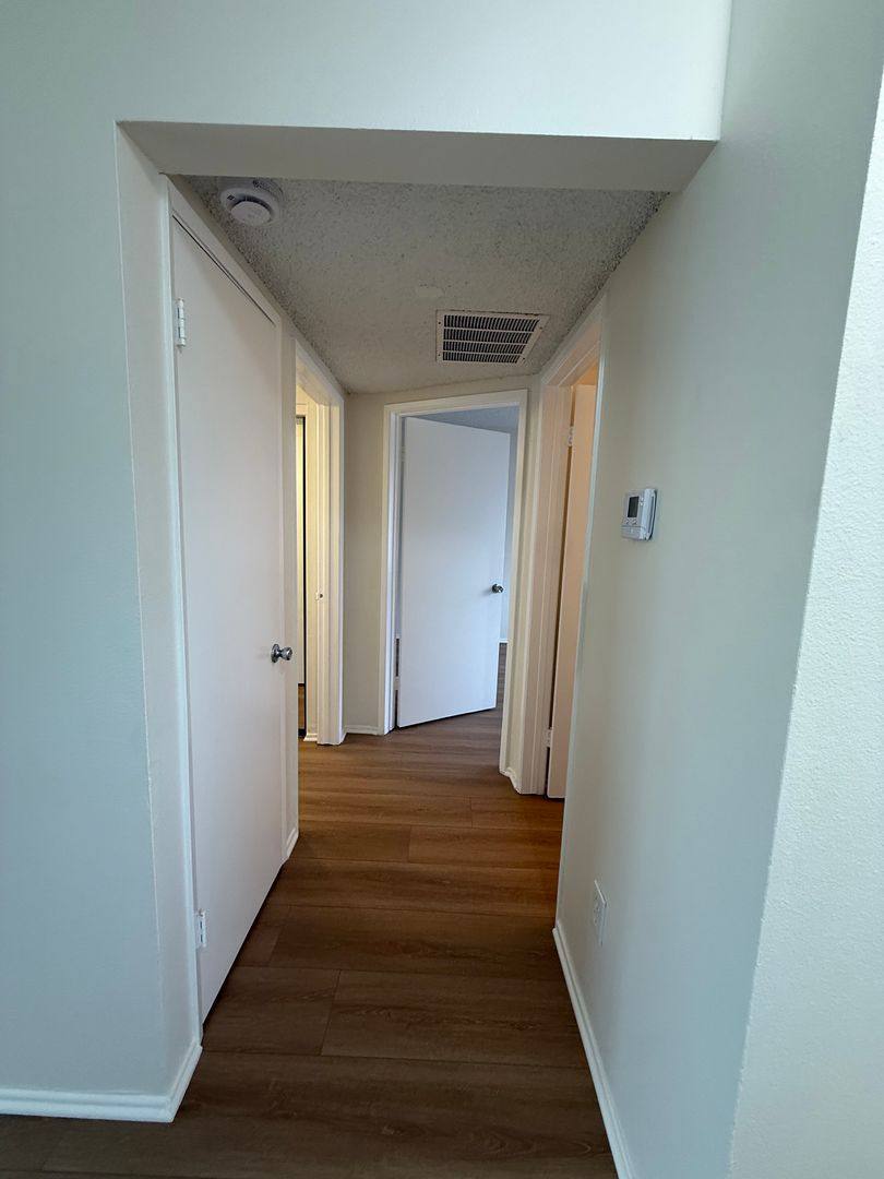 Apartment for rent at 541 Ivy St, Glendale, CA 91204