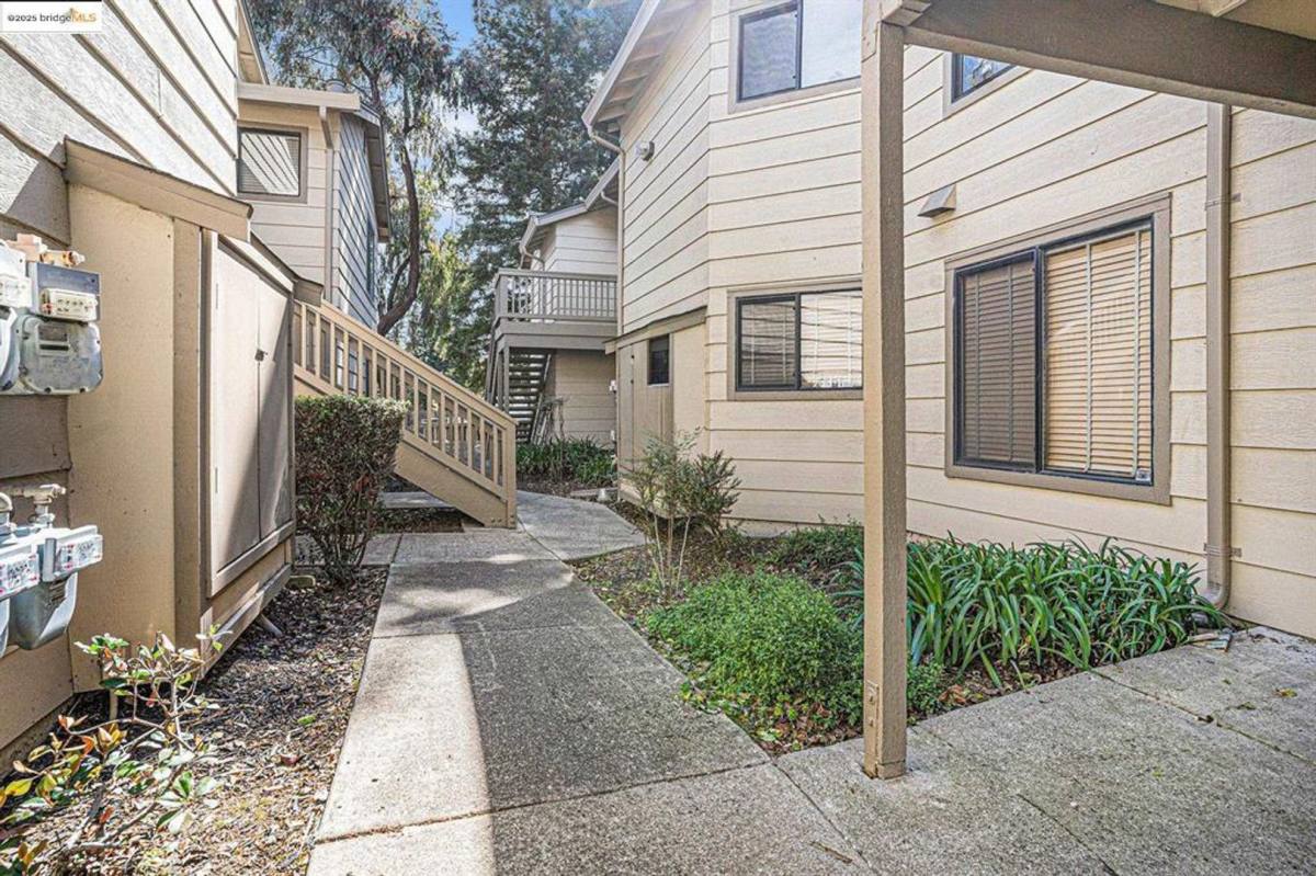 Condo for rent at 704 Windsor, Hercules, CA 94547