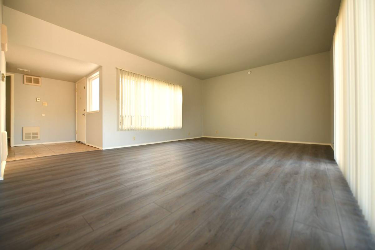Apartment for rent at 1553 Alice St, Oakland, CA 94612