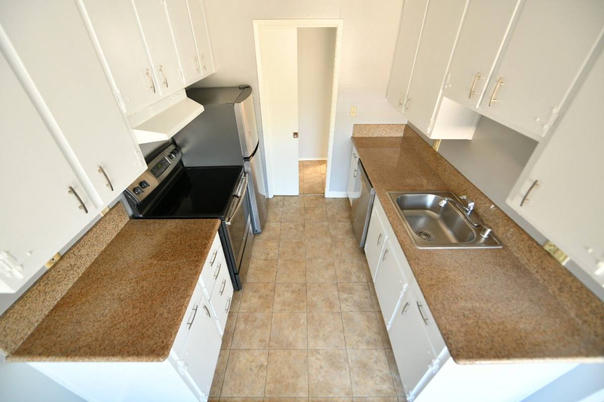 Apartment for rent at 1553 Alice St, Oakland, CA 94612