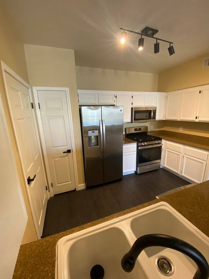 House for rent at 10550 W Alexander Rd, Las Vegas, NV 89129