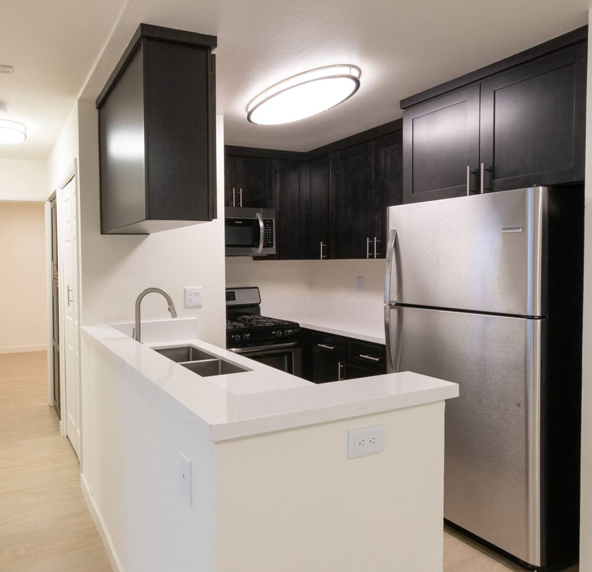 Apartment for rent at 7810 Topanga Canyon Blvd, Canoga Park, CA 91304