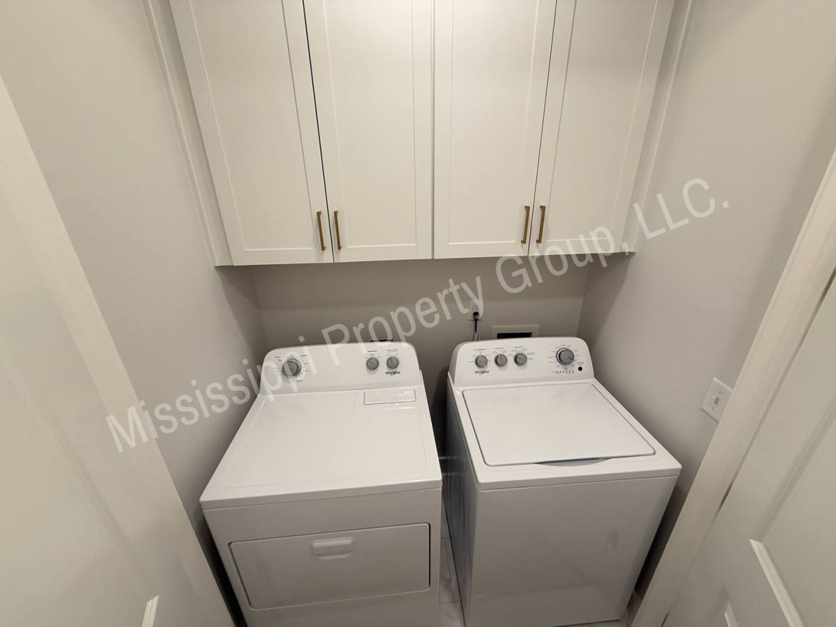 Townhouse for rent at 611 Miramar Lane, Oxford, MS 38655