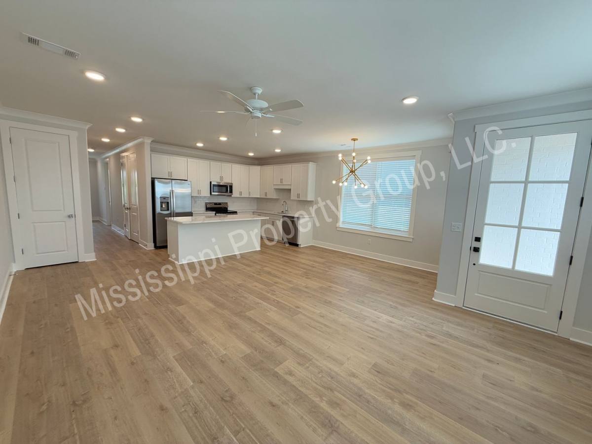 Townhouse for rent at 611 Miramar Lane, Oxford, MS 38655