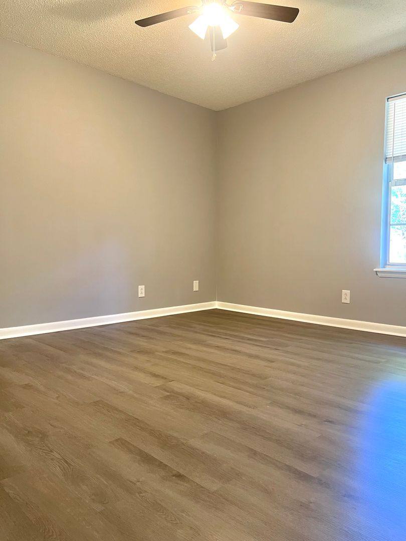 Apartment for rent at 211 Chapel St, Clarksville, TN 37042