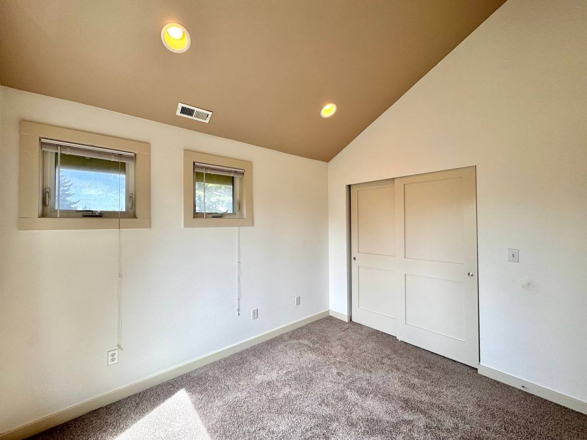 Townhouse for rent at 1409 N Northgate Way, Seattle, WA 98133