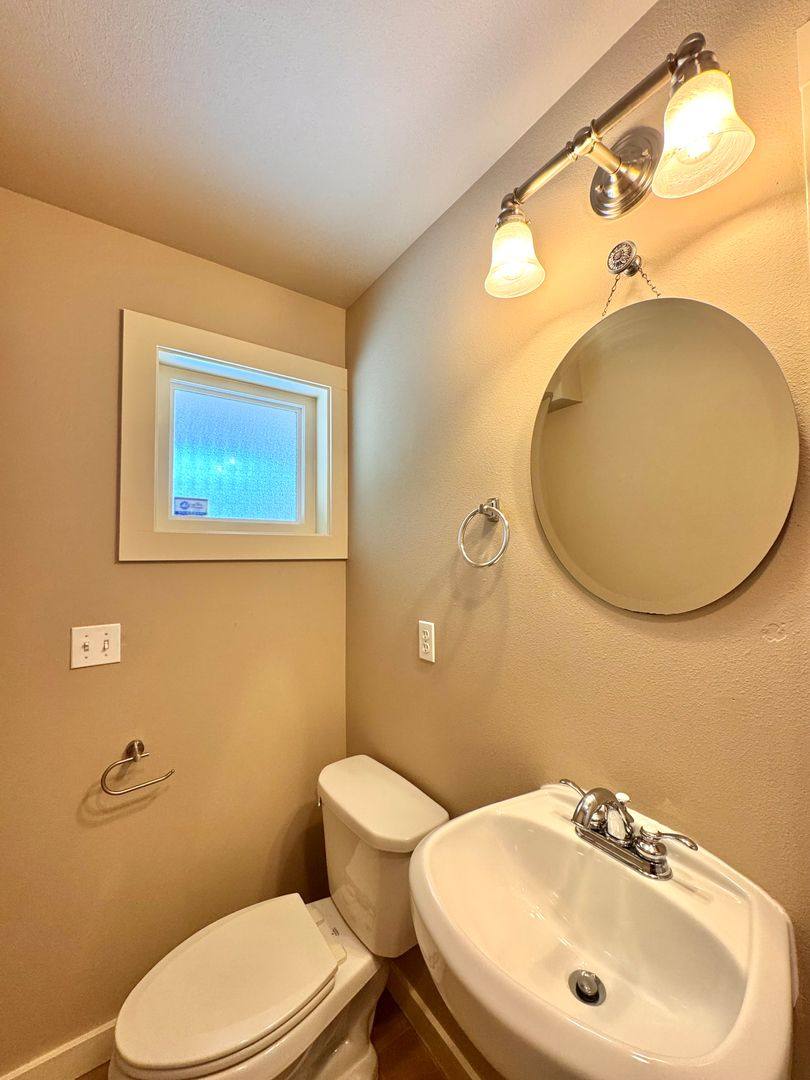 Townhouse for rent at 1409 N Northgate Way, Seattle, WA 98133