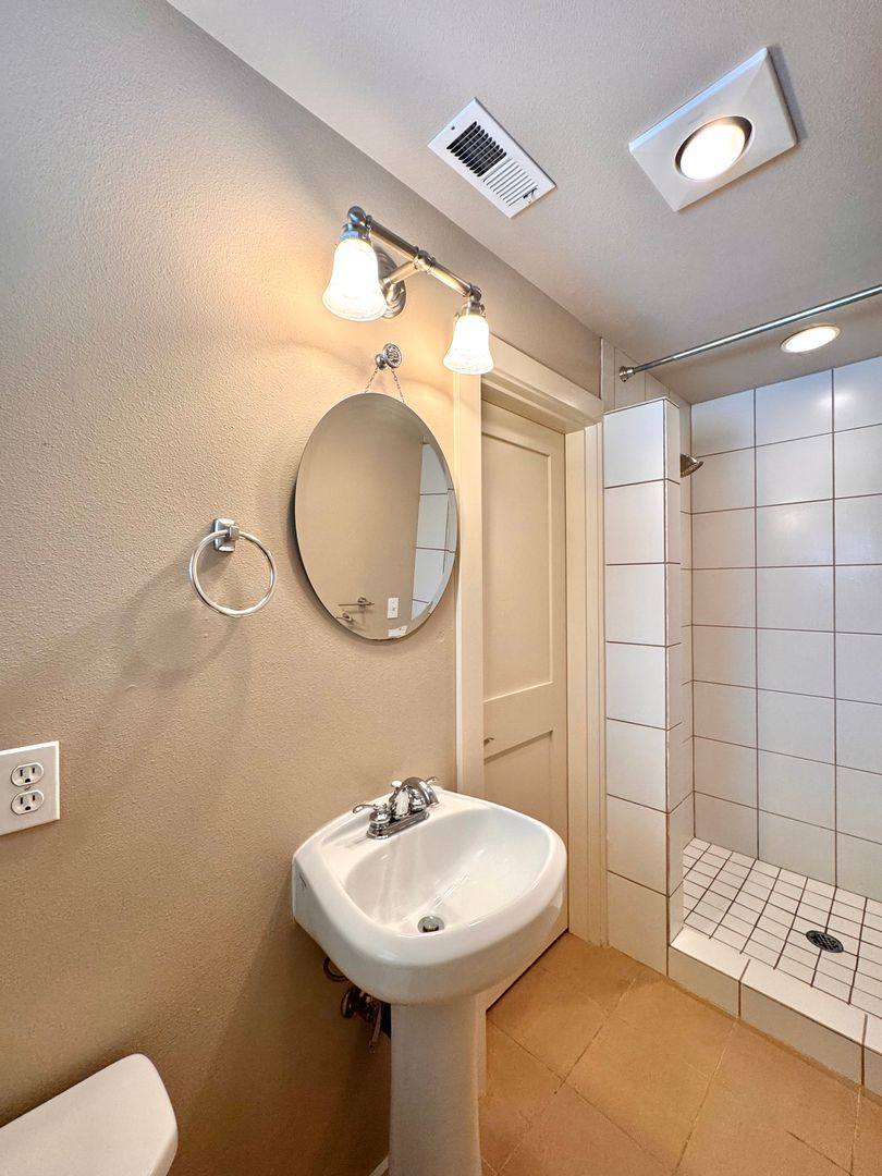 Townhouse for rent at 1409 N Northgate Way, Seattle, WA 98133