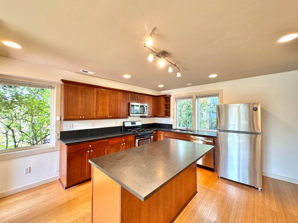Townhouse for rent at 1409 N Northgate Way, Seattle, WA 98133