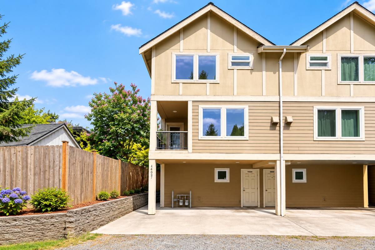 Townhouse for rent at 1409 N Northgate Way #A, Seattle, WA 98133