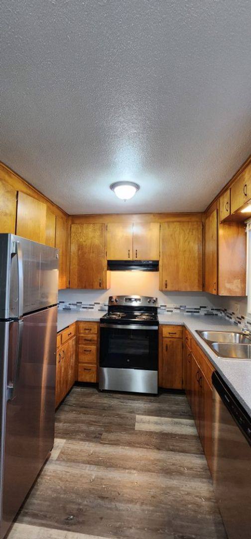Apartment for rent at 811 18th Ave SW, Albany, OR 97321