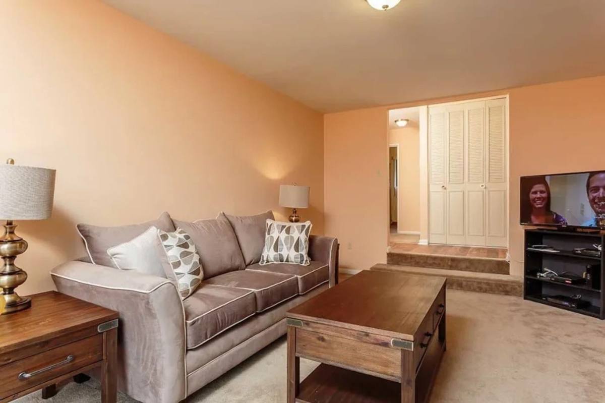 Apartment for rent at 26 Meadowbrook Dr, Slingerlands, NY 12159