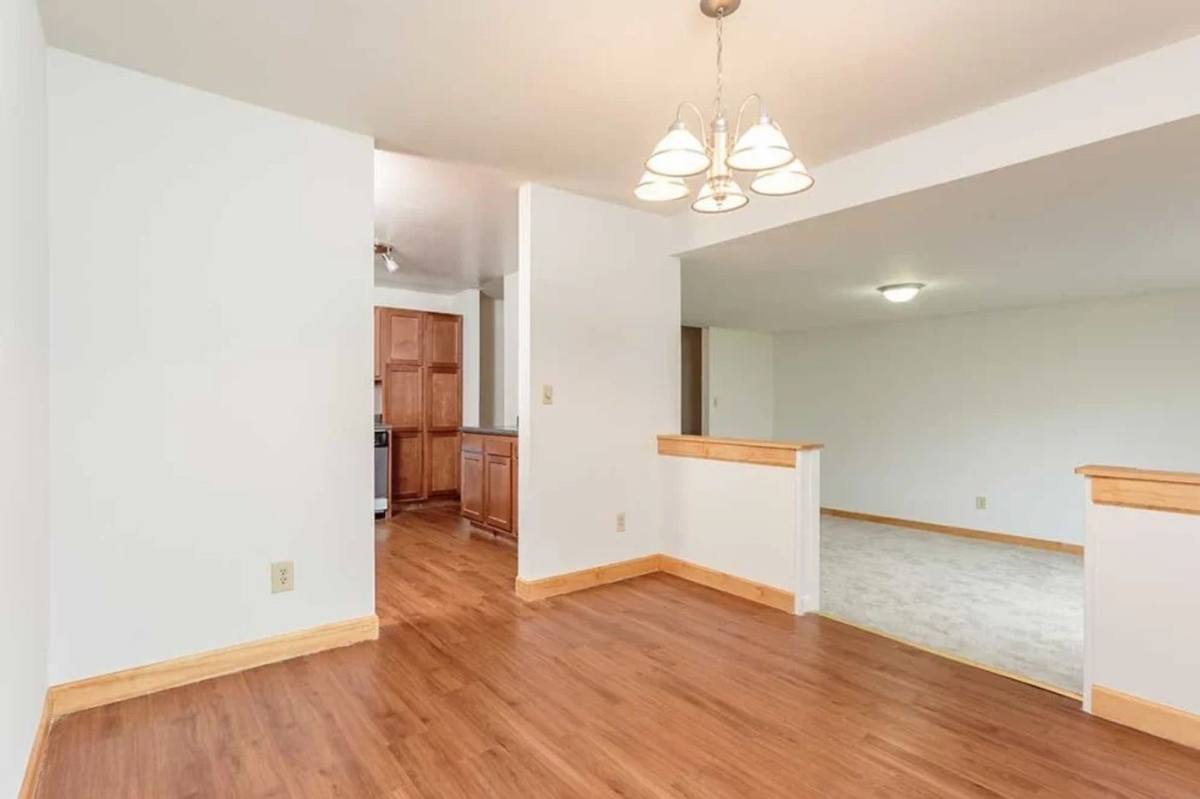 Apartment for rent at 26 Meadowbrook Dr, Slingerlands, NY 12159
