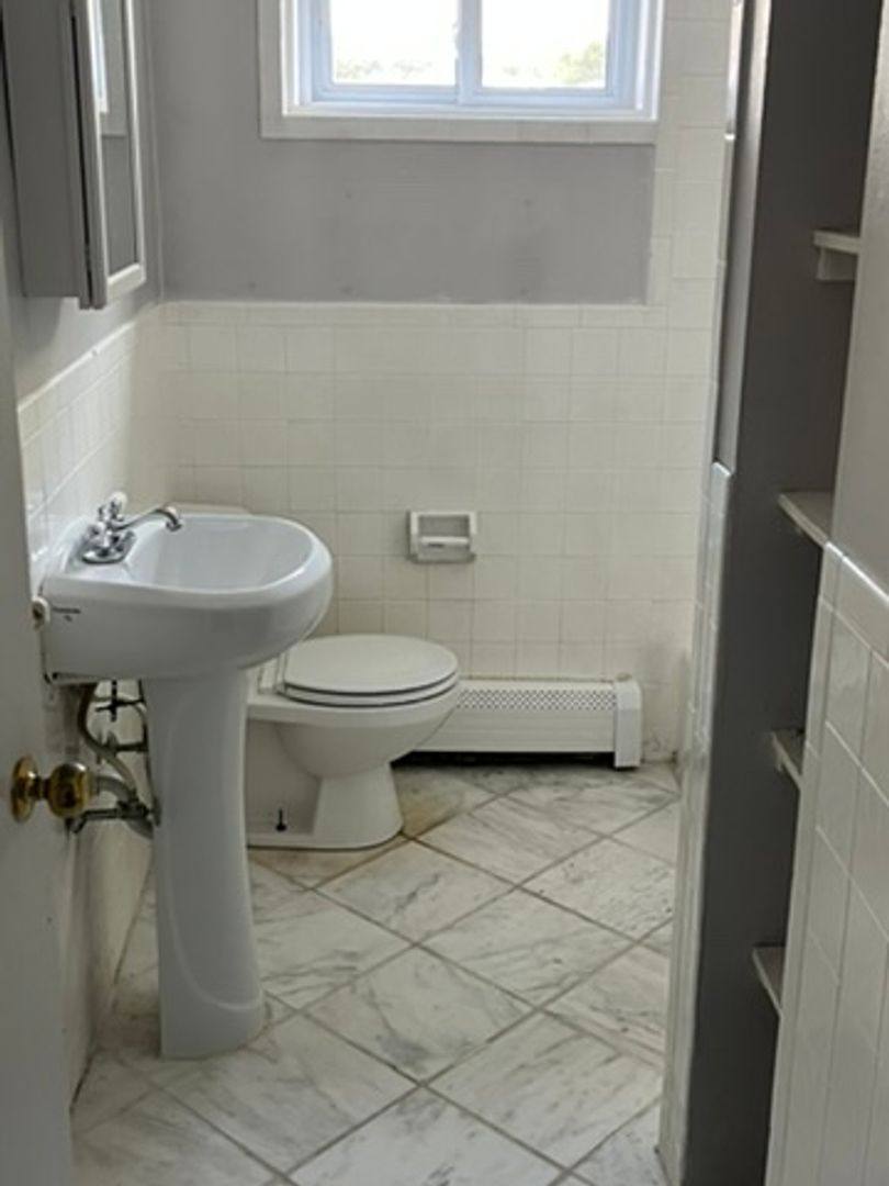 Apartment for rent at 550 Whitney Ave #2, New Haven, CT 06511