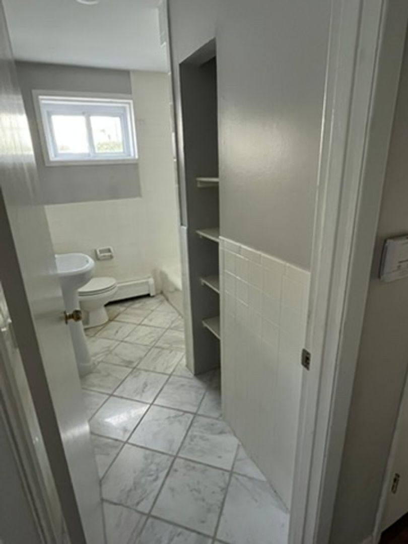 Apartment for rent at 550 Whitney Ave #2, New Haven, CT 06511